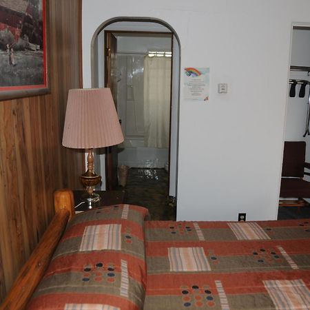 Rainbow Motel Thermopolis Szoba fotó
